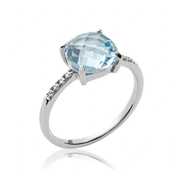 Bague joaillerie pierre bleue ciel